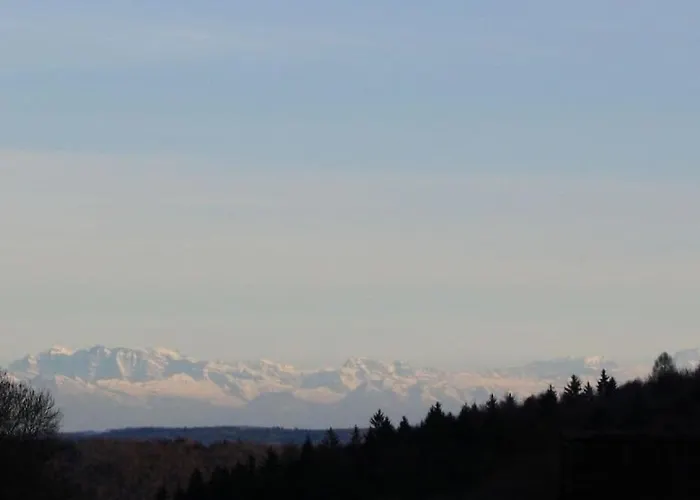 In With Swimming Pool Nyaraló *